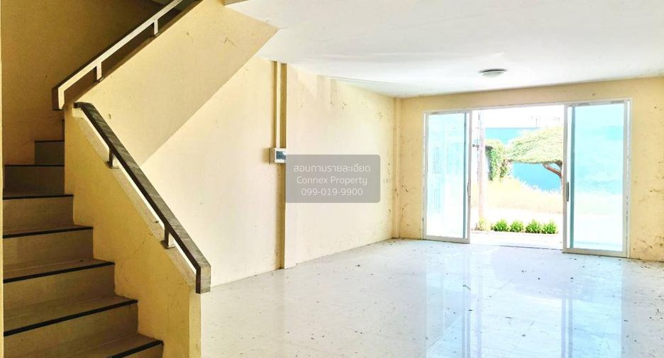 For sale 2 bedrooms retail Space in Khiri Rat Nikhom, Surat Thani
