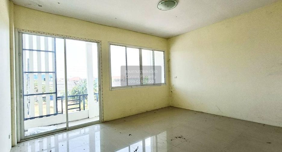 For sale 2 bedrooms retail Space in Khiri Rat Nikhom, Surat Thani