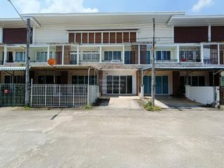 For sale 2 bedrooms retail Space in Khiri Rat Nikhom, Surat Thani