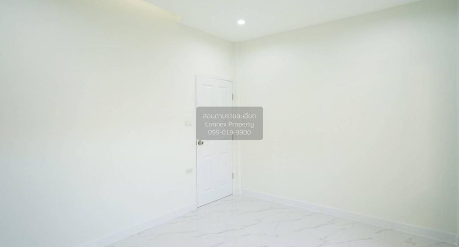Casa en venta de 3 habitaciones en Phra Khanong, Bangkok