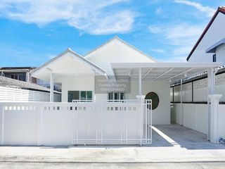 Casa en venta de 3 habitaciones en Phra Khanong, Bangkok