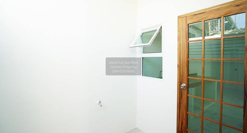 Casa en venta de 3 habitaciones en Phra Khanong, Bangkok