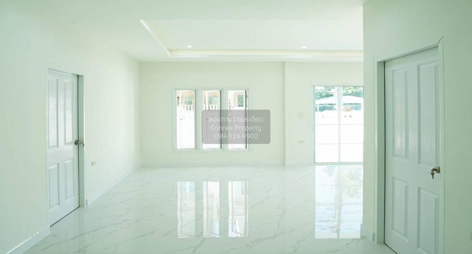 Casa en venta de 3 habitaciones en Phra Khanong, Bangkok
