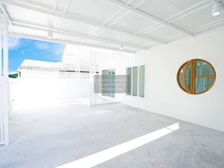 Casa en venta de 3 habitaciones en Phra Khanong, Bangkok