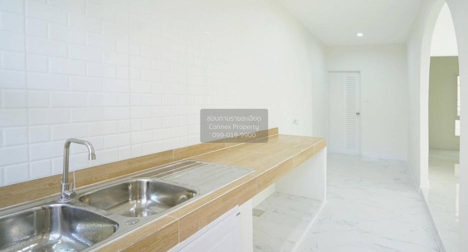 Casa en venta de 3 habitaciones en Phra Khanong, Bangkok