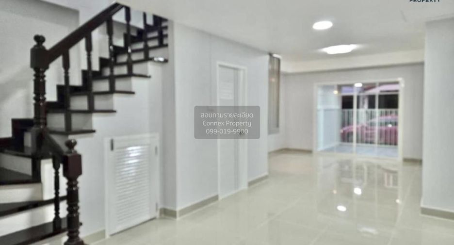 Casa adosada en venta de 3 habitaciones en Bang Yai, Nonthaburi