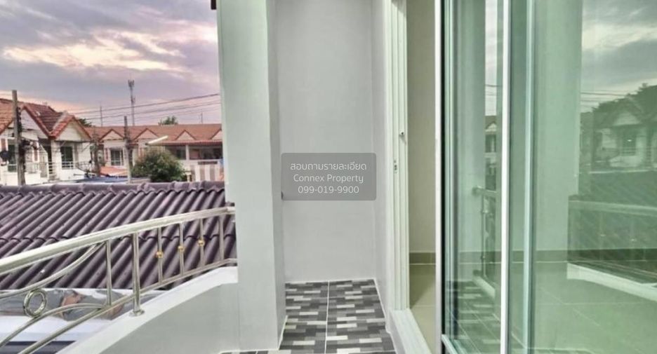 Casa adosada en venta de 3 habitaciones en Bang Yai, Nonthaburi