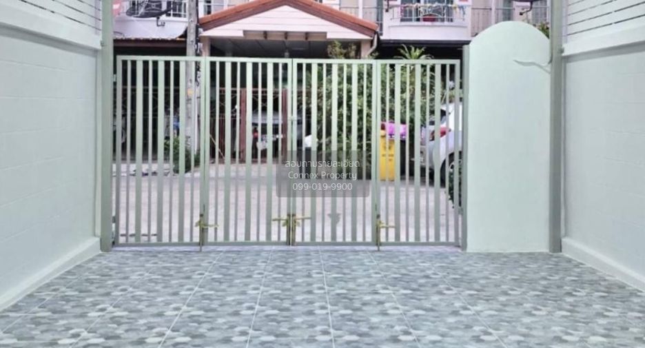 Casa adosada en venta de 3 habitaciones en Bang Yai, Nonthaburi