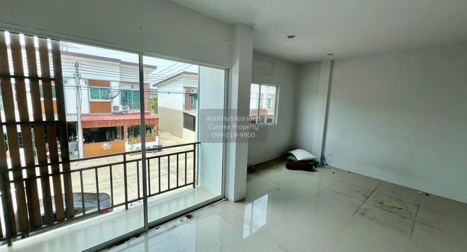 Reihenhaus zum Kauf mit 3 Zimmer in Krathum Baen, Samut Sakhon