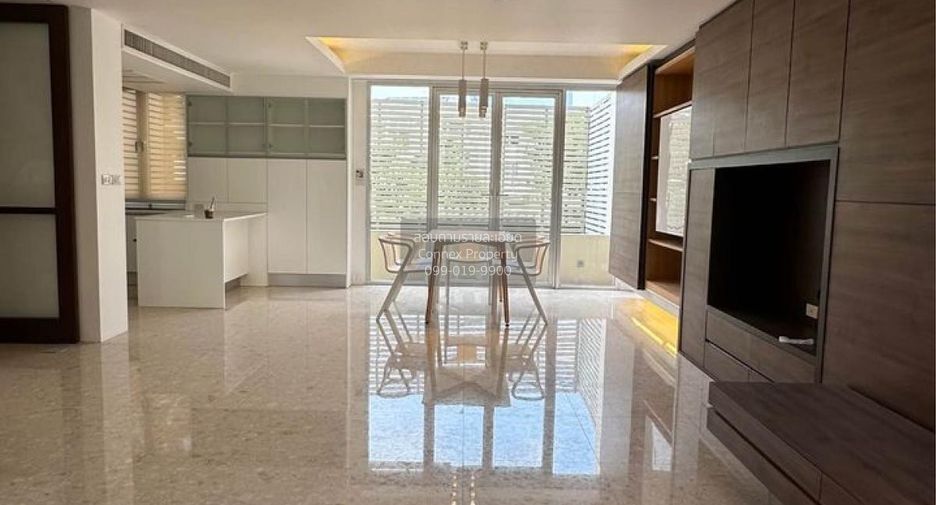 For sale 3 bedrooms townhouse in Yan Nawa, Bangkok