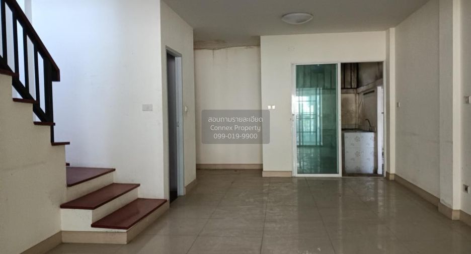 Casa adosada en venta de 6 habitaciones en Bang Kapi, Bangkok