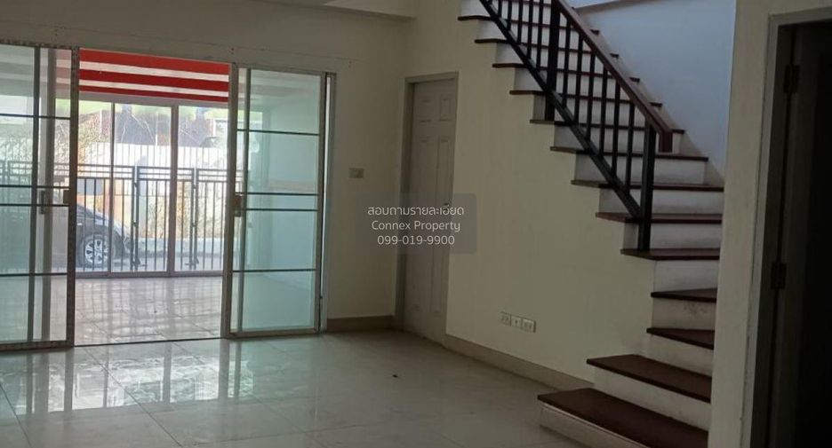 Casa adosada en venta de 6 habitaciones en Bang Kapi, Bangkok
