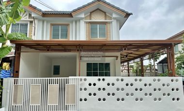Casa adosada en venta de 3 habitaciones en Min Buri, Bangkok