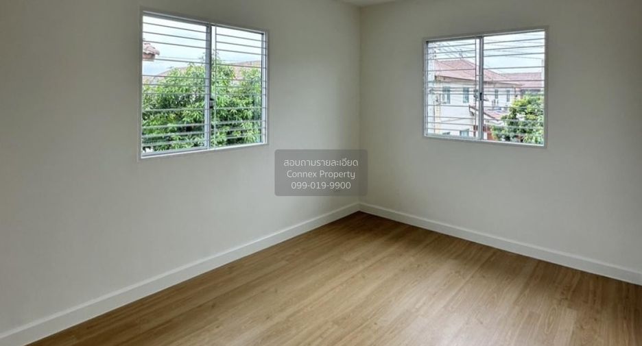 Casa adosada en venta de 3 habitaciones en Min Buri, Bangkok