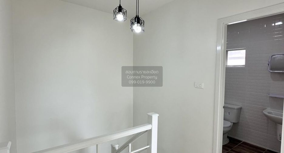 Casa adosada en venta de 3 habitaciones en Min Buri, Bangkok