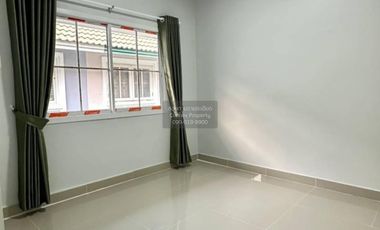 Casa adosada en venta de 3 habitaciones en Bang Yai, Nonthaburi