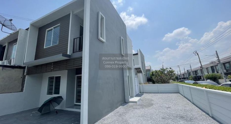 For sale 3 bedrooms townhouse in Sai Noi, Nonthaburi