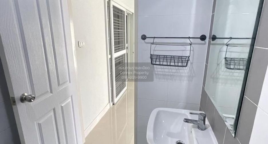 For sale 3 bedrooms townhouse in Sai Noi, Nonthaburi