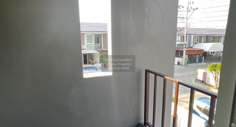 For sale 3 bedrooms townhouse in Sai Noi, Nonthaburi
