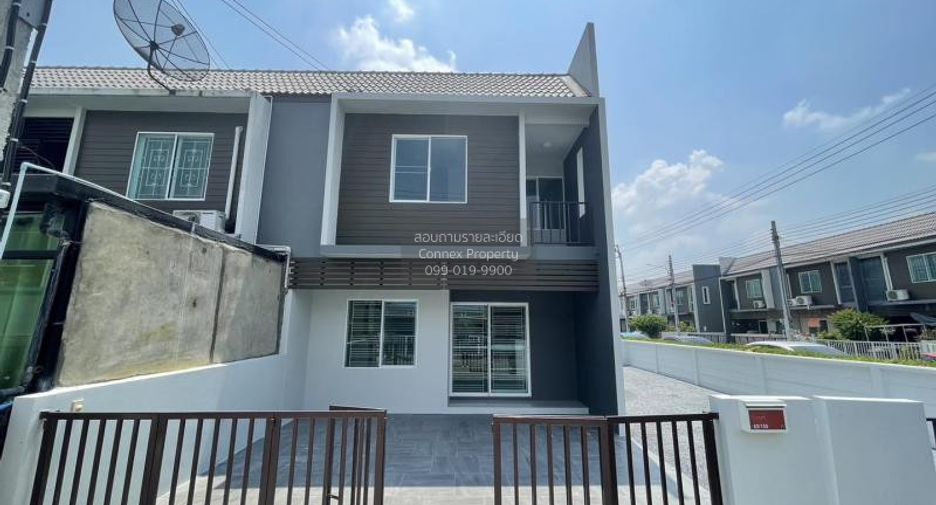 For sale 3 bedrooms townhouse in Sai Noi, Nonthaburi