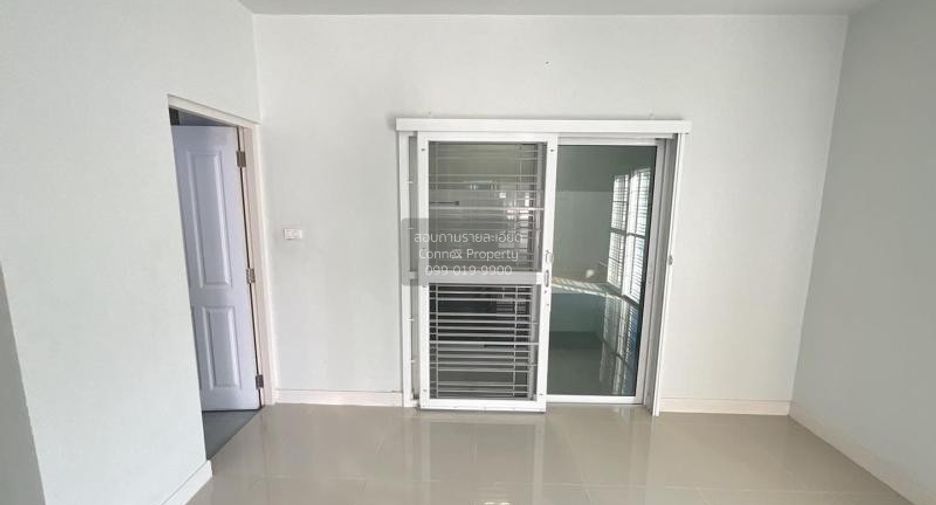 For sale 3 bedrooms townhouse in Sai Noi, Nonthaburi