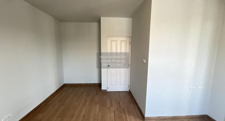 For sale 3 bedrooms townhouse in Sai Noi, Nonthaburi