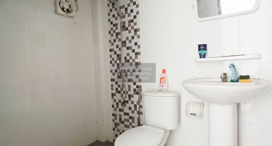 Reihenhaus zum Kauf mit 4 Zimmer in Krathum Baen, Samut Sakhon