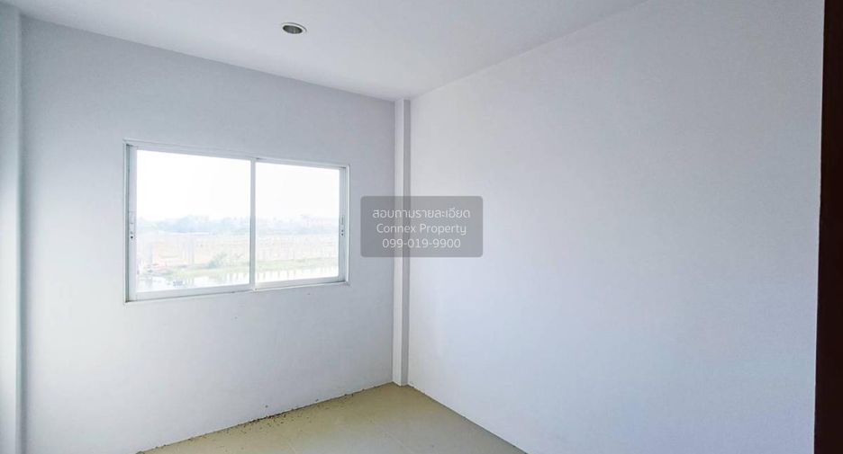 Reihenhaus zum Kauf mit 4 Zimmer in Krathum Baen, Samut Sakhon