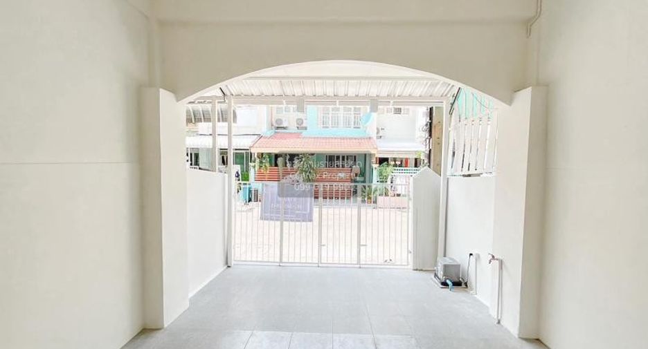 For sale 2 bedrooms townhouse in Bang Kruai, Nonthaburi