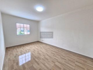 Casa adosada en venta de 3 habitaciones en Min Buri, Bangkok