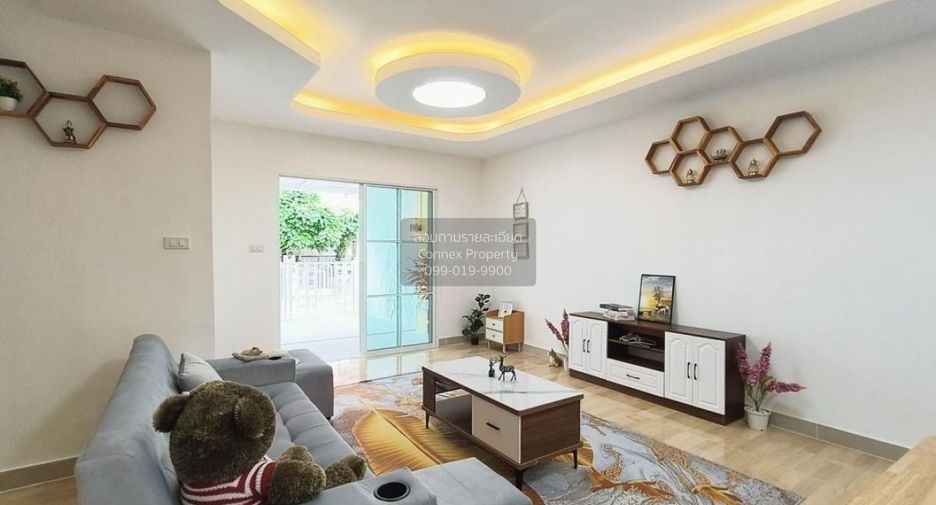 Casa adosada en venta de 3 habitaciones en Min Buri, Bangkok