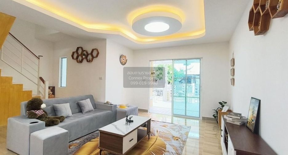 Casa adosada en venta de 3 habitaciones en Min Buri, Bangkok