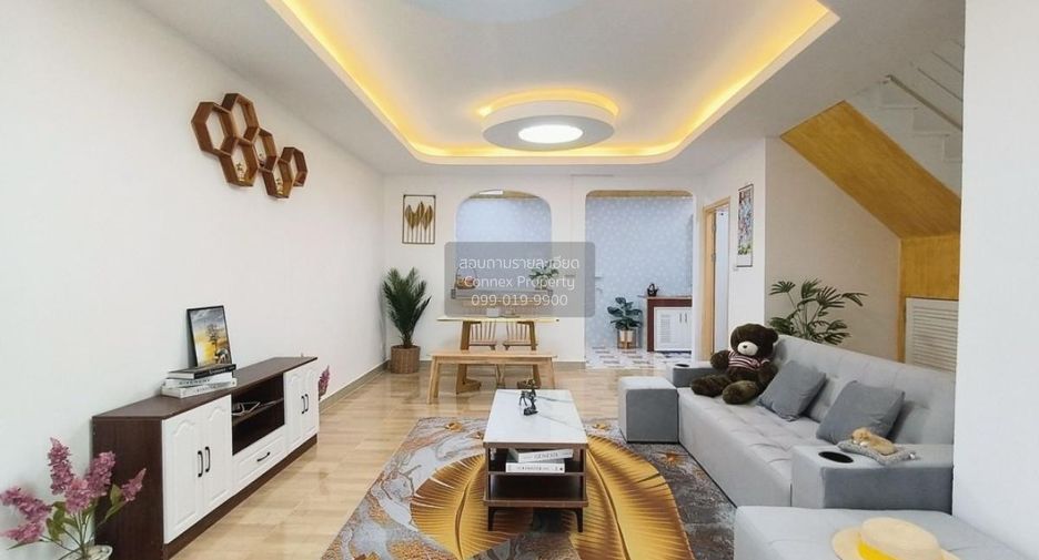 Casa adosada en venta de 3 habitaciones en Min Buri, Bangkok