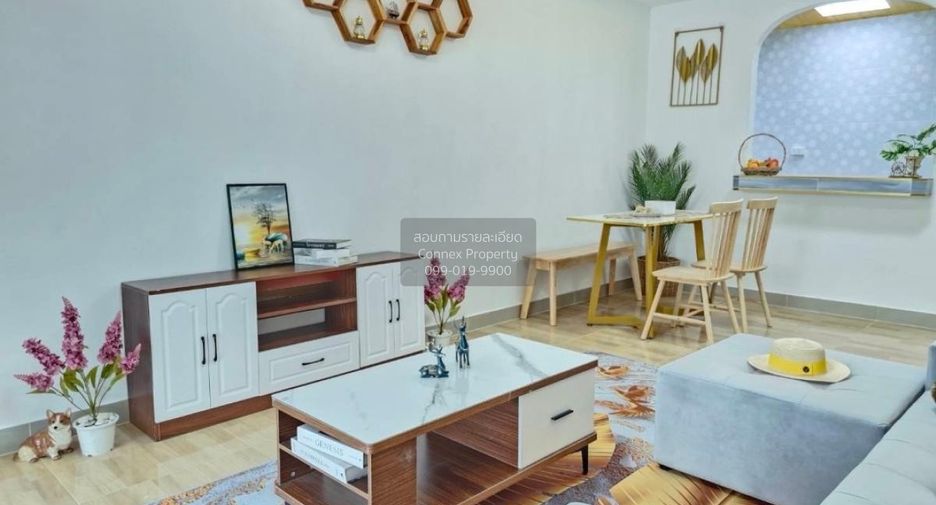 Casa adosada en venta de 3 habitaciones en Min Buri, Bangkok