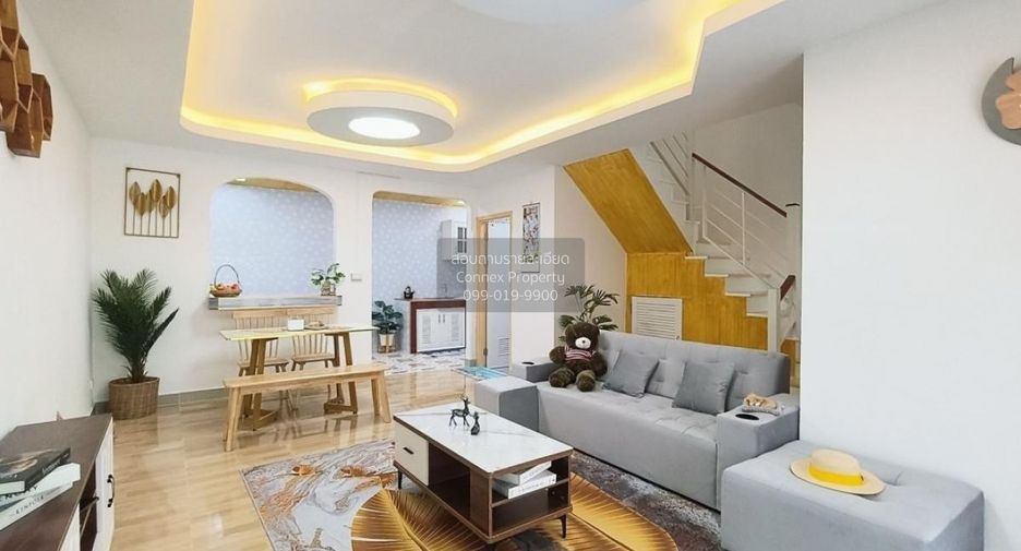 Casa adosada en venta de 3 habitaciones en Min Buri, Bangkok