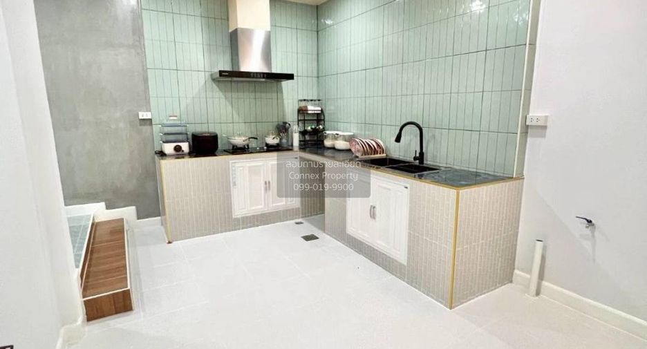 Reihenhaus zum Kauf mit 4 Zimmer in Thanyaburi, Pathum Thani
