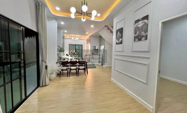 Casa adosada en venta de 4 habitaciones 