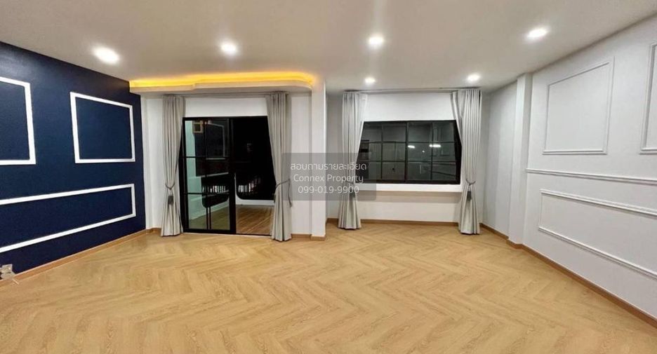 Reihenhaus zum Kauf mit 4 Zimmer in Thanyaburi, Pathum Thani