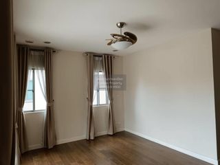 Haus zum Kauf mit 4 Zimmer in Thung Khru, Bangkok