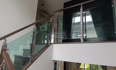 Haus zum Kauf mit 4 Zimmer in Thung Khru, Bangkok