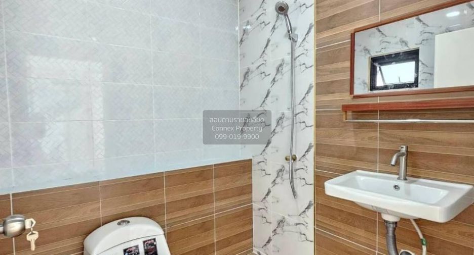 Casa adosada en venta de 4 habitaciones en Bang Bua Thong, Nonthaburi