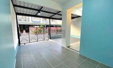 Casa adosada en venta de 3 habitaciones en Bang Bua Thong, Nonthaburi