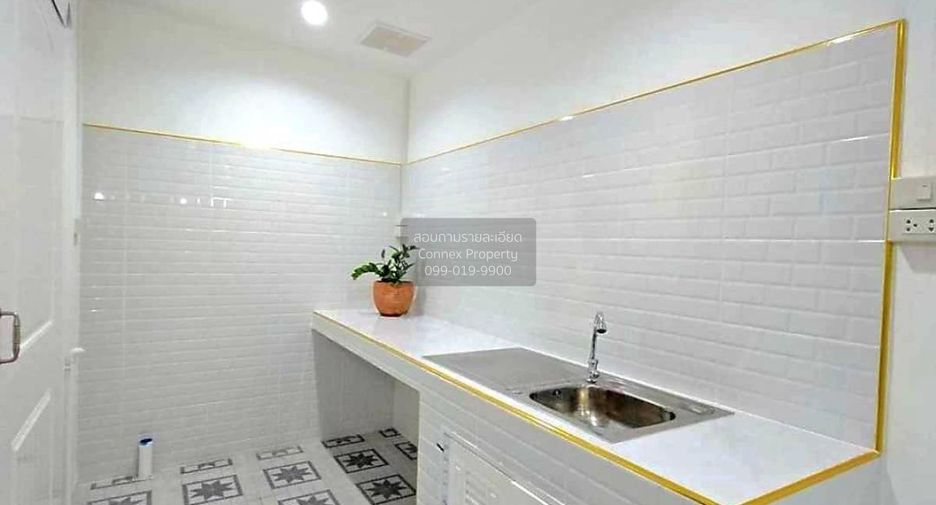Casa adosada en venta de 5 habitaciones en Bang Yai, Nonthaburi