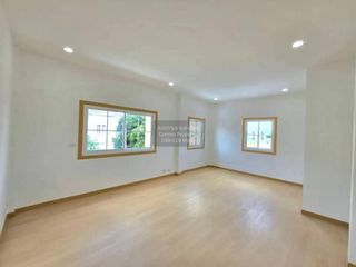 For sale 5 bedrooms townhouse in Sai Noi, Nonthaburi