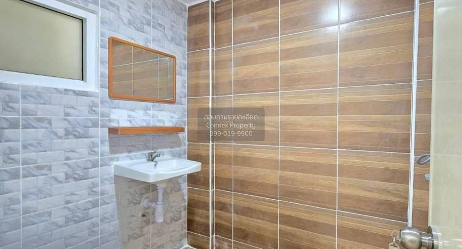 Casa adosada en venta de 4 habitaciones en Bang Yai, Nonthaburi