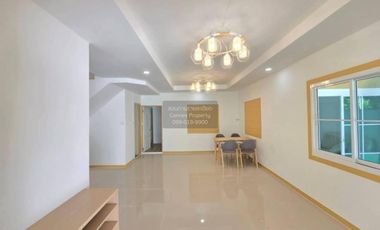 Casa adosada en venta de 4 habitaciones en Bang Yai, Nonthaburi