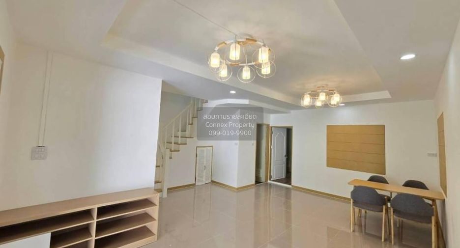 Casa adosada en venta de 4 habitaciones en Bang Yai, Nonthaburi