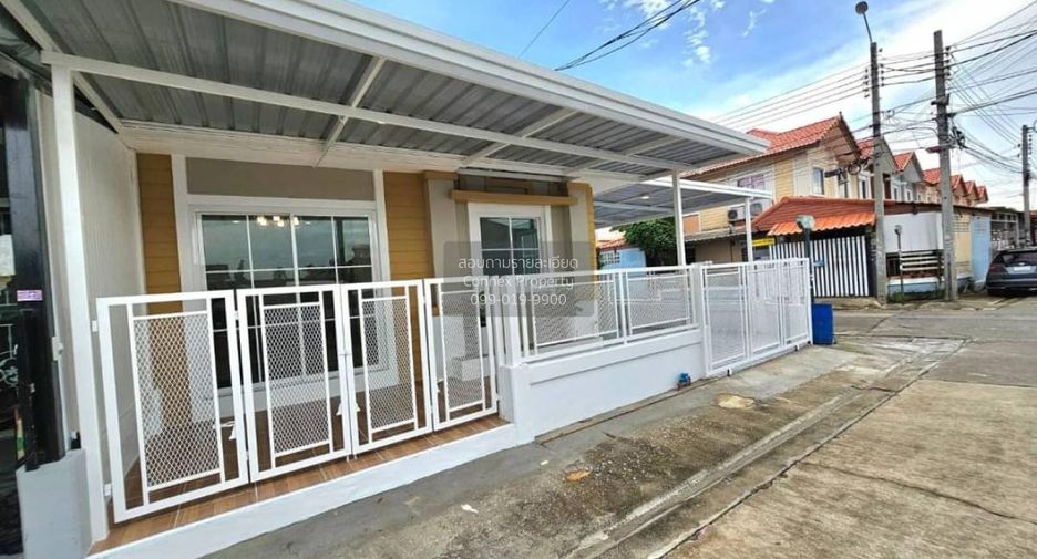 Casa adosada en venta de 3 habitaciones en Bang Yai, Nonthaburi