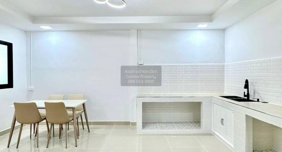 Casa adosada en venta de 5 habitaciones en Bang Bua Thong, Nonthaburi