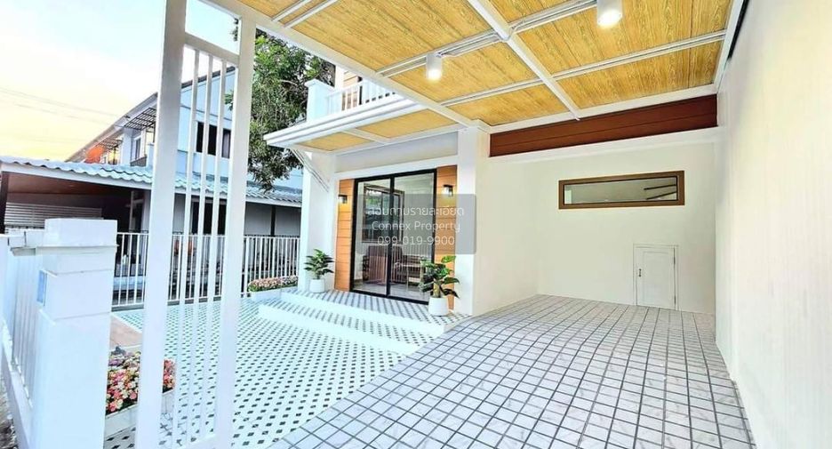 Casa adosada en venta de 3 habitaciones en Bang Yai, Nonthaburi